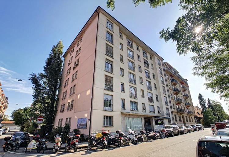 Parking intérieur situé dans Immeuble situé dans une ruelle calme proche du Lac et du Parc Mon Repos 180 CHF / mois