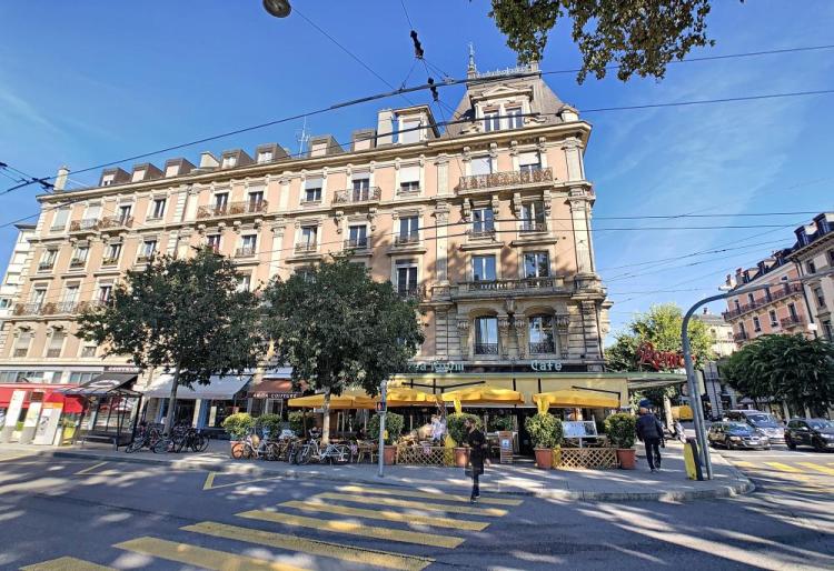 Locaux situés au 1er étage