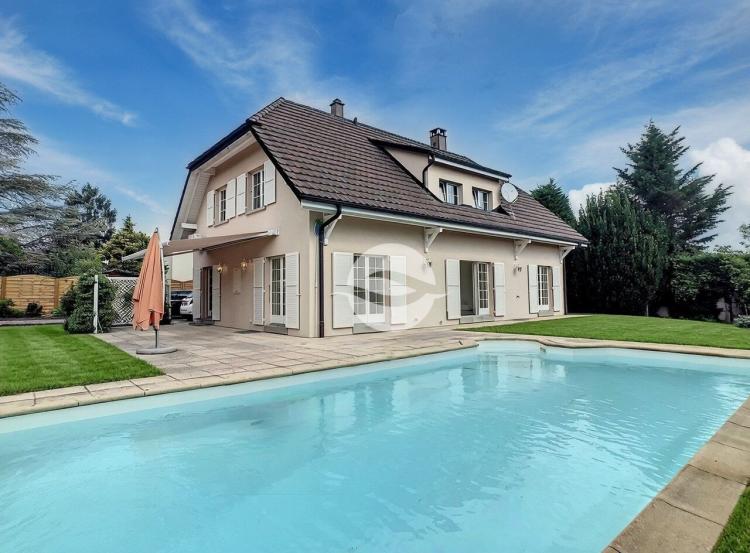 Superbe villa rénovée avec piscine et jardin