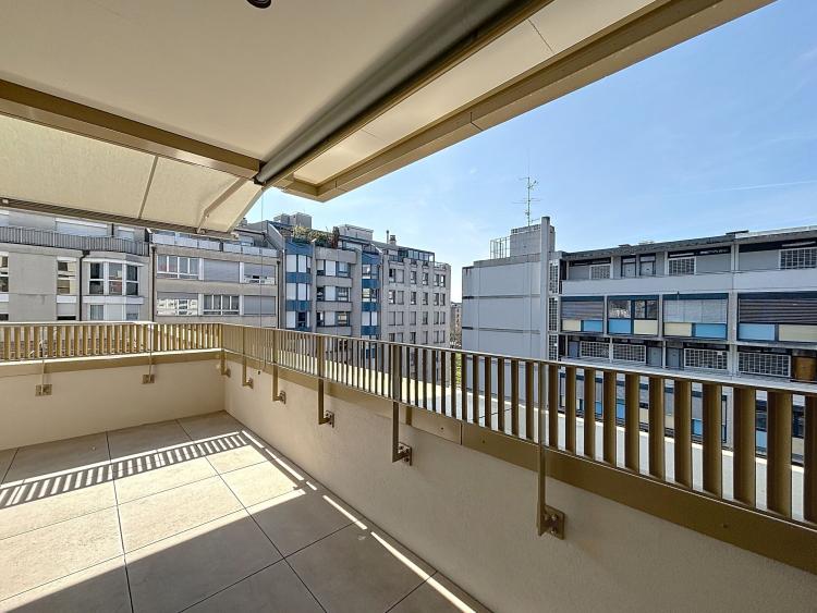 Sur plan - 6 pièces aux Acacias