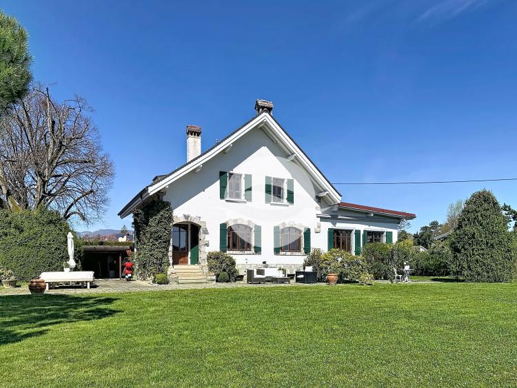 Maison de charme avec beau jardin