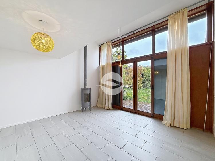 Charmante villa mitoyenne de 4.5 pièces, avec jardin arboré !