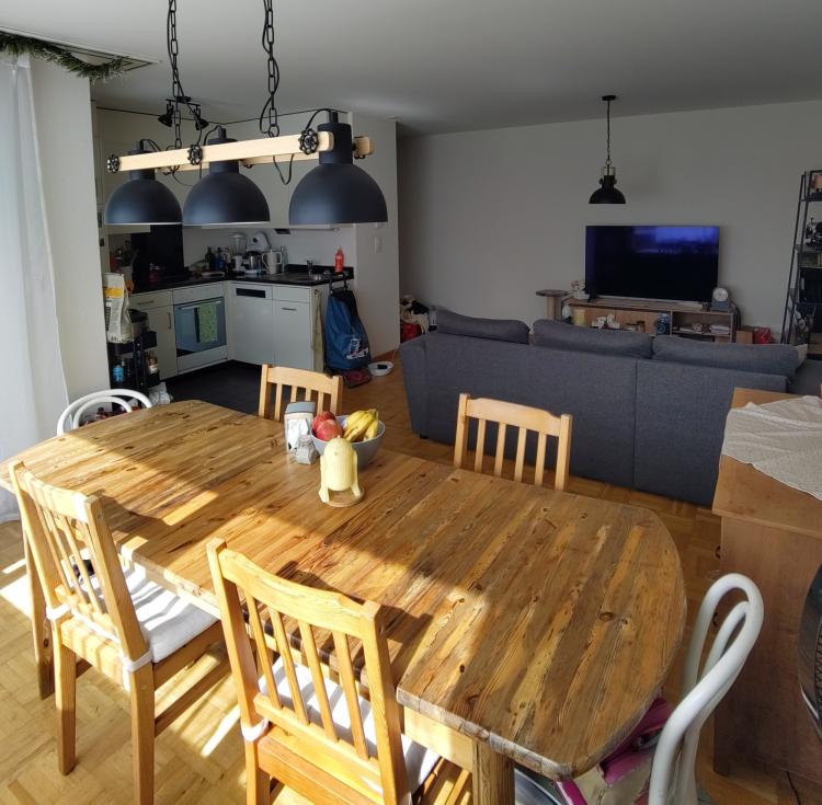 Bel appartement lumineux de 3.5 pièces au 4ème et dernier étage avec ascenseur.