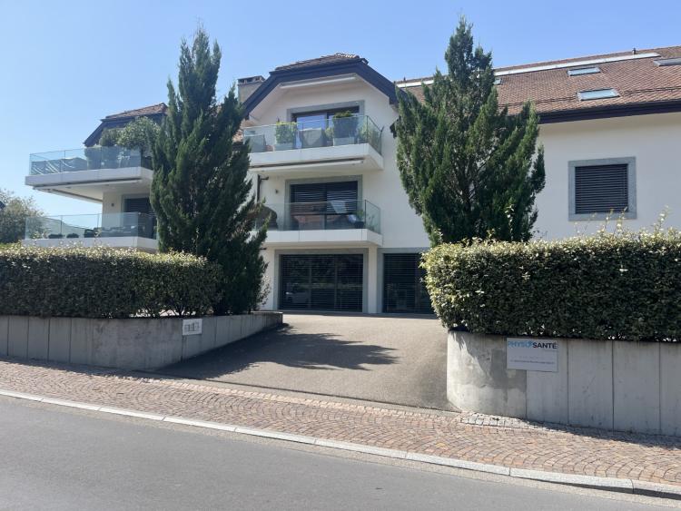 Locaux commerciaux au rez-de-chaussée