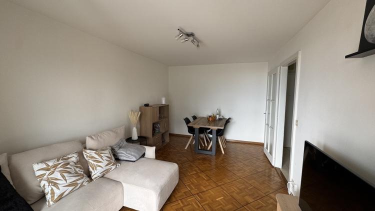 Joli appartement de deux pièces avec balcon au 1er étage d'un petit immeuble à Vevey