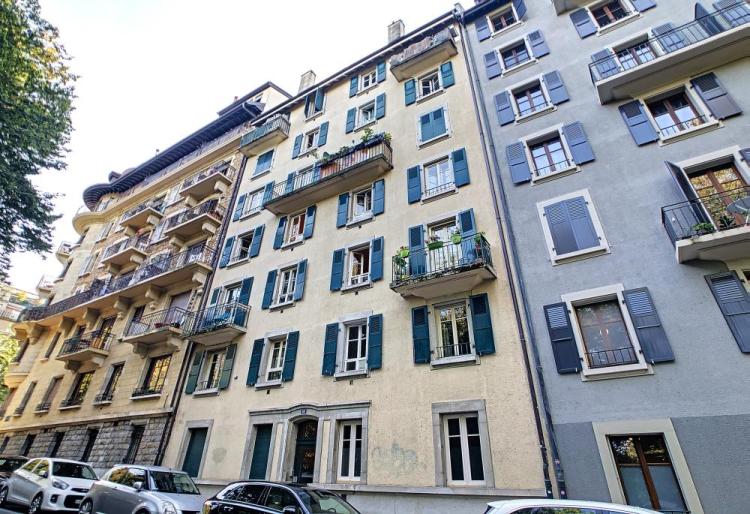 Appartement de 2 pièces au 5ème en face du Parc la Grange