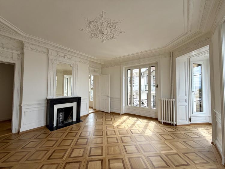 Appartement de caractère de 5 pièces au coeur de Lausanne