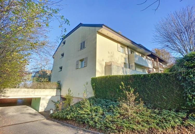 Parking extérieur  Loyer mensuel :CHF 80.00  Disponible de suite  Bernex, Chemin de Saule 36