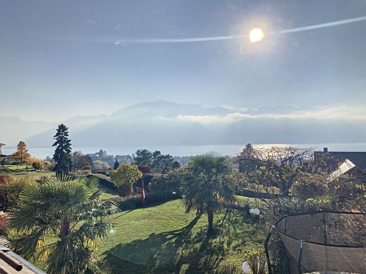 Belle maison mitoyenne de 6 pièces avec vue sur le lac