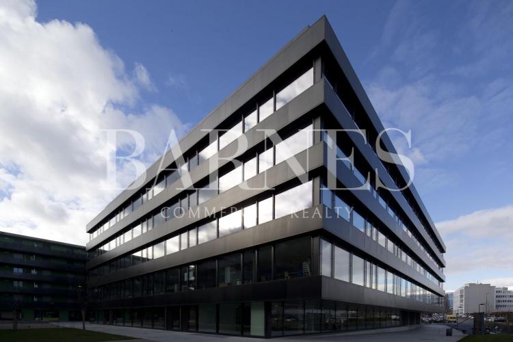 OPORTUNITE UNIQUE, ENV 4'500 m2 DIVISIBLES avec terrasse dans un bâtiment Minérgie