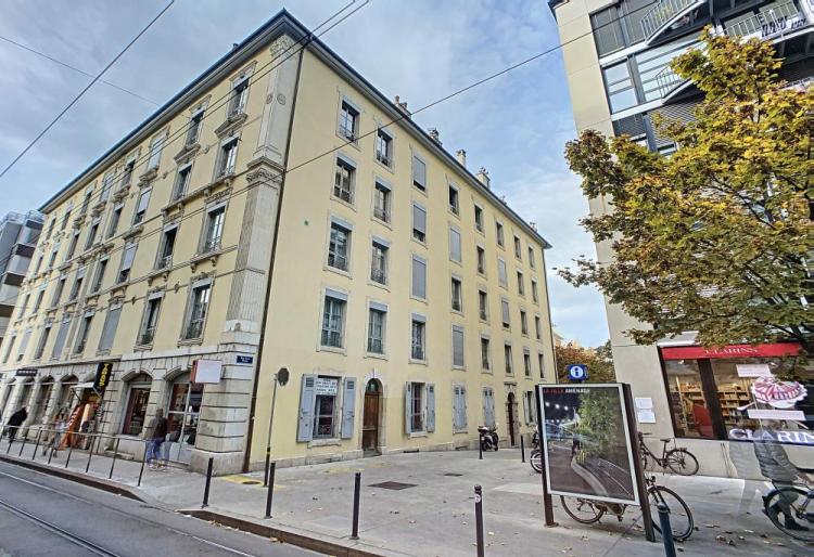 Appartement de 3 pièces au 1er étage.