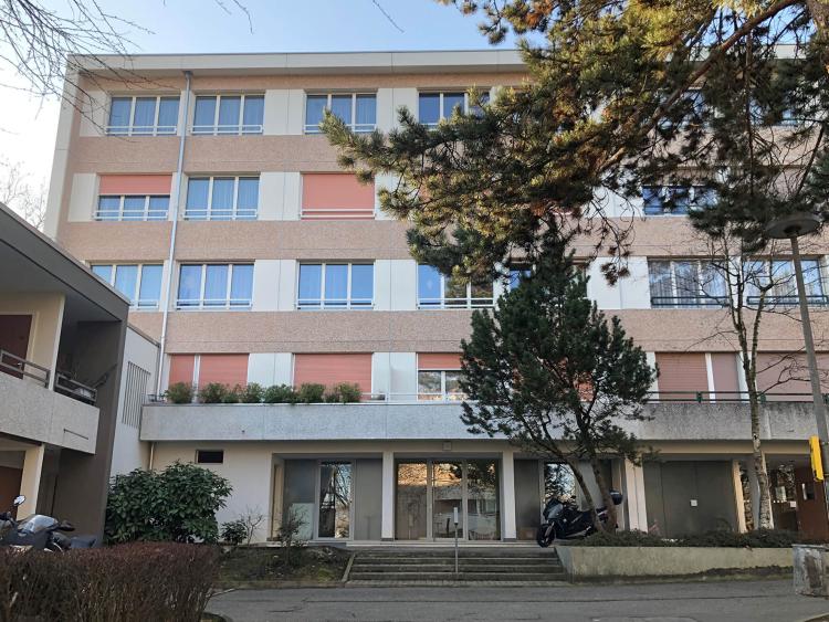 Appartement traversant de 4 pièces au 3ème étage