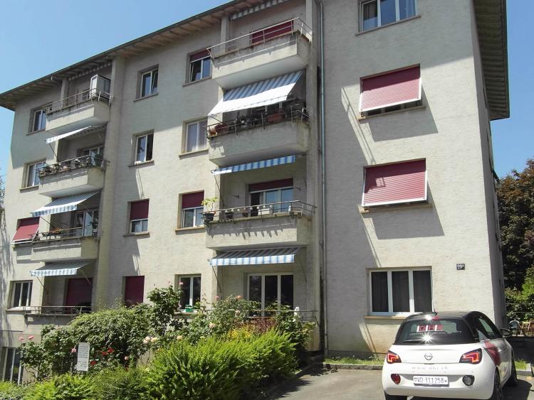 Appartement de 2.5 pièces de charme, dans un quartier calme et proche de toutes les commodités.
